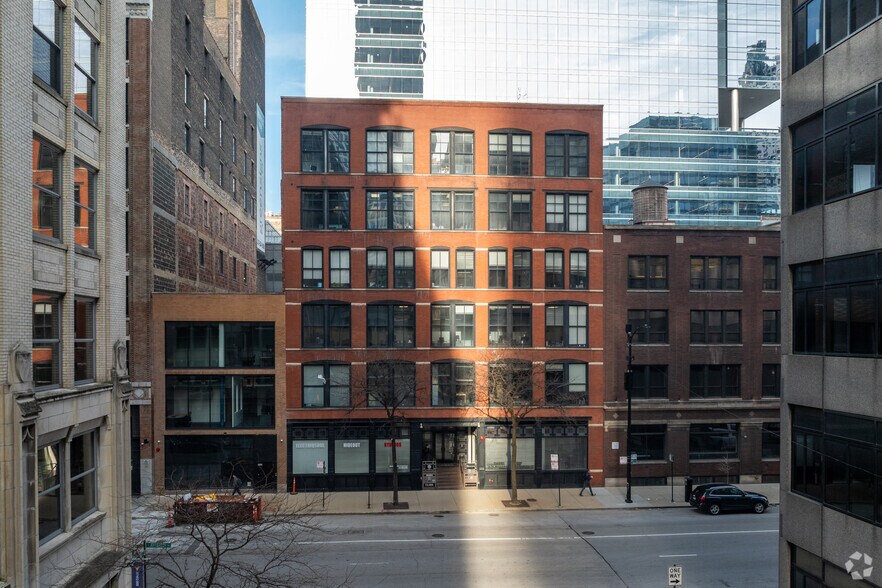 More Photos Of 216 S Jefferson St, Chicago Loft Creative Space For Sale