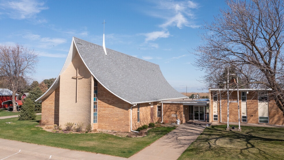 More Photos Of 381 H St, Hampton Religious Facility For Sale