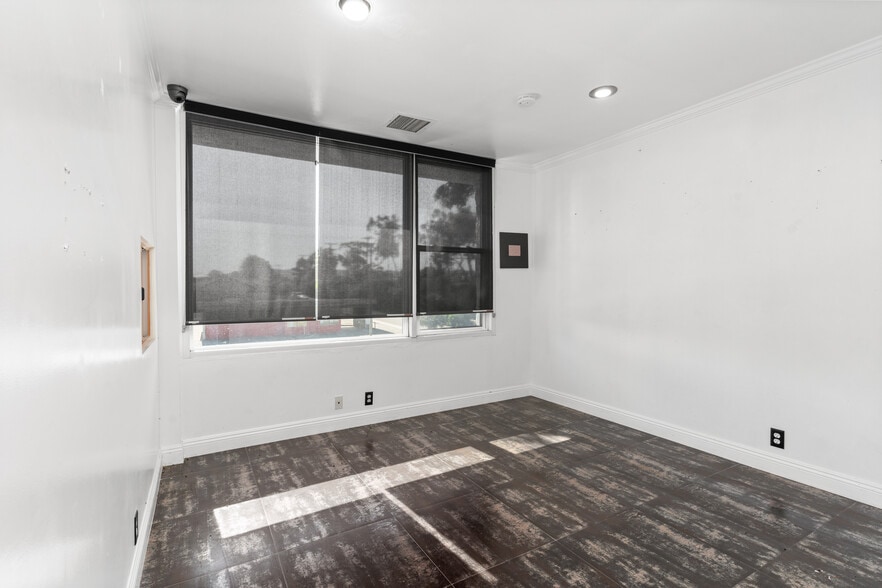More Photos Of 2321 Torrance Blvd, Torrance Loft Creative Space For Lease