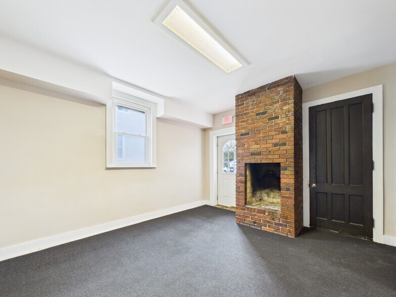 More Photos Of 40 E Genesee St, Auburn Storefront Retail Residential For Sale