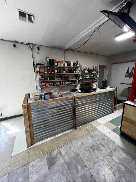 More Photos Of 417 NE Evangeline, Lafayette Medical For Sale