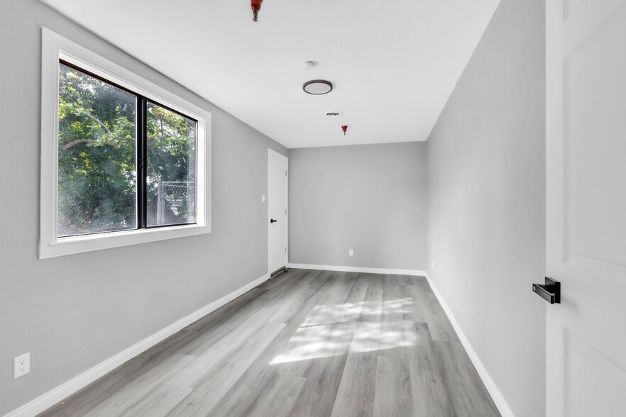 More Photos Of 1006 Lochbrae Rd, Sacramento Assisted Living For Sale