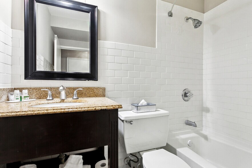 More Photos Of 3400 Service Rd, Metairie Hotel For Sale