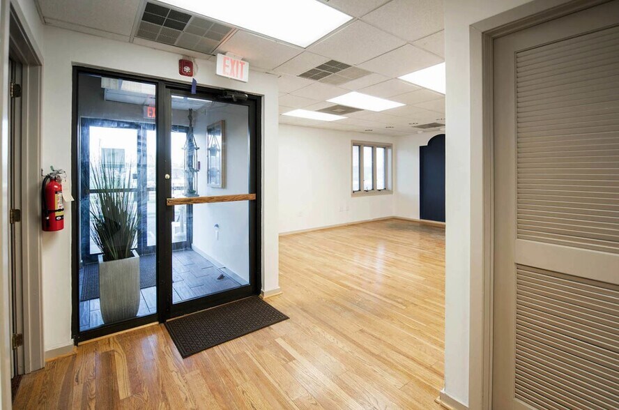 More Photos Of 1242 West Chester Pike, West Chester Office For Sale