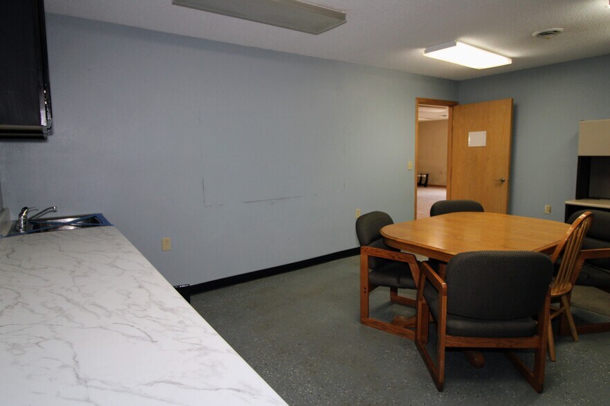 More Photos Of 8401 NW 282nd St, Berthold Warehouse For Lease