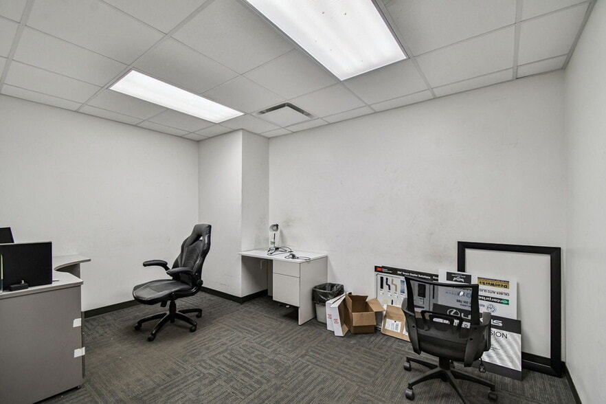 More Photos Of 4811 W Sligh Ave, Tampa Warehouse For Sale