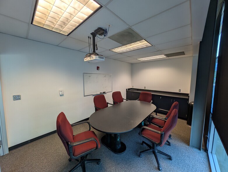 More Photos Of 3670 W Temple Ave, Pomona Office For Lease