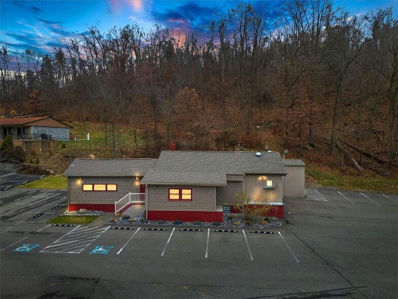 More Photos Of 3006 Lewis Run Rd, Clairton Restaurant For Sale