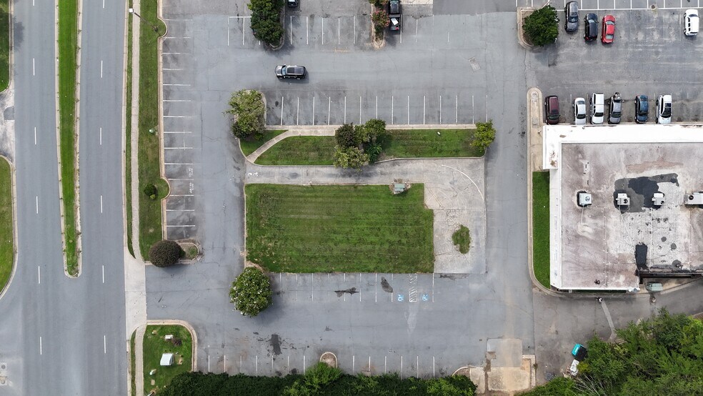 More Photos Of 7844 North Point Blvd, Winston-Salem Land For Sale