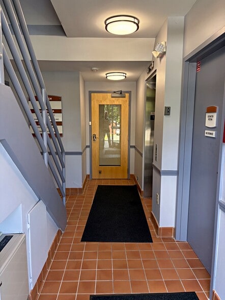 More Photos Of 100 Treble Cove Rd, Billerica Medical For Lease