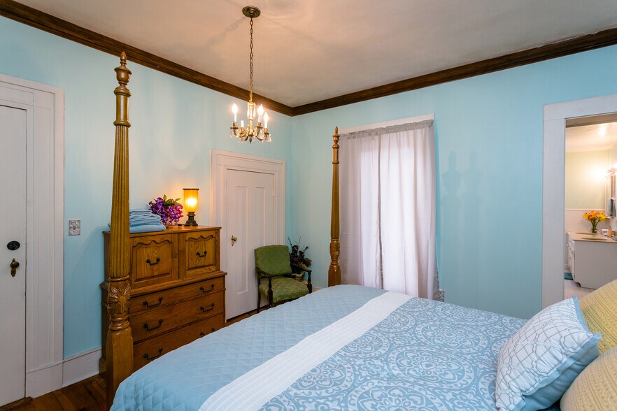 More Photos Of 222 Main St, Dayton Freestanding For Sale