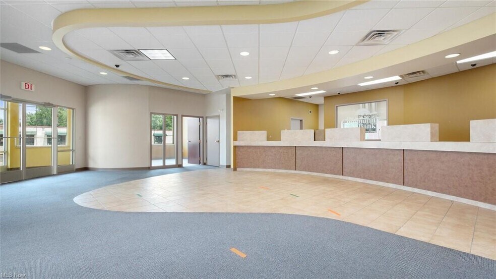 More Photos Of 61246 Southgate Rd, Cambridge Medical For Sale