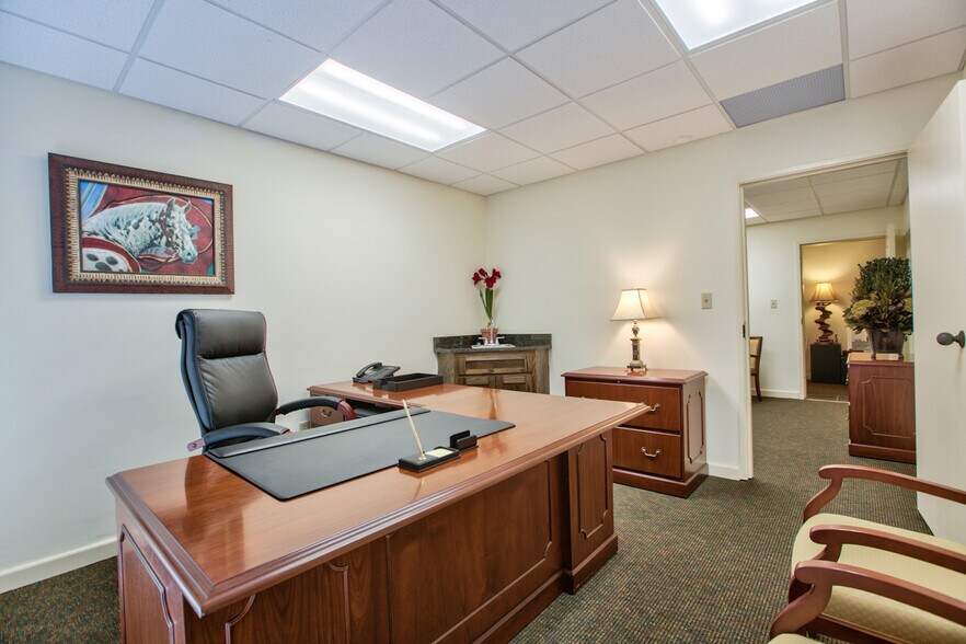 More Photos Of 1020 E Lafayette St, Tallahassee Unknown For Lease