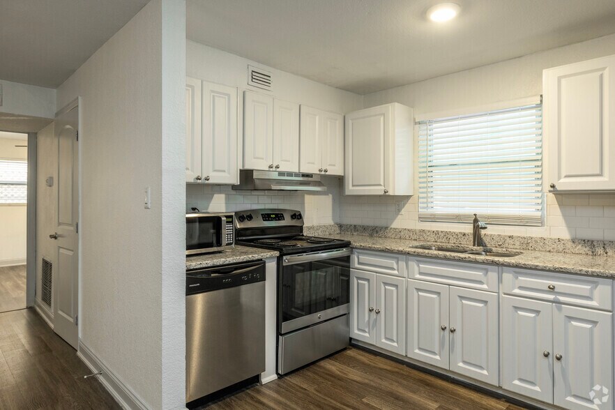 More Photos Of 1405 S Lorenzo Ave, Tampa Apartments For Sale