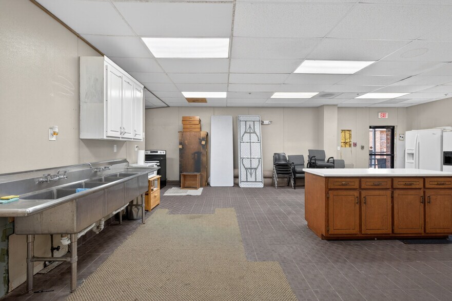 More Photos Of 3005 Lenora Church Rd, Snellville Office For Sale