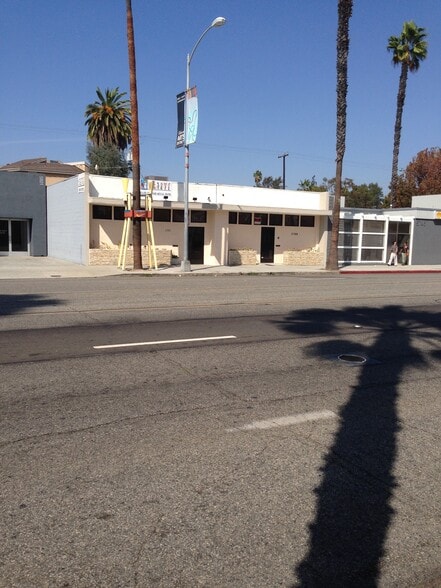 Primary Photo Of 5799 Washington Blvd, Culver City Showroom For Lease