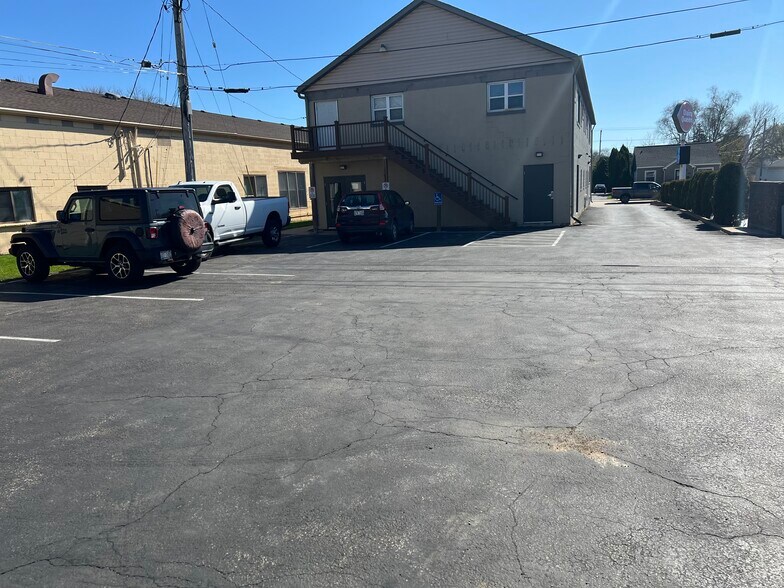 More Photos Of 1825 N Richmond St, Appleton Storefront Retail Office For Lease