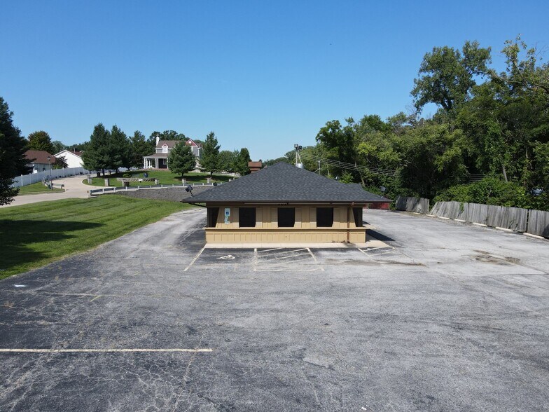 More Photos Of 3030 Godfrey Rd, Godfrey Restaurant For Lease