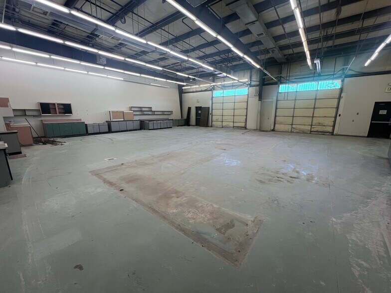More Photos Of 418 8th St SE, Loveland Warehouse For Sale