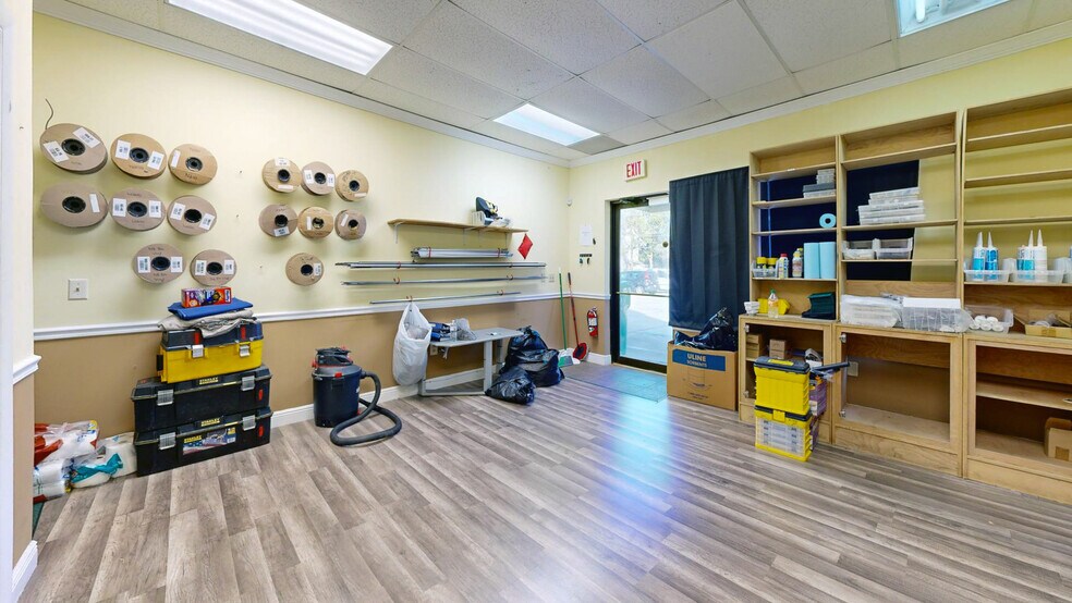 More Photos Of 461 Forrest Ave, Cocoa Warehouse For Lease