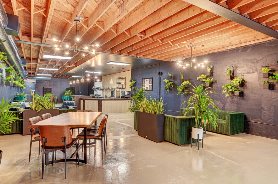 More Photos Of 511-515 Las Vegas Blvd S, Las Vegas Restaurant For Sale