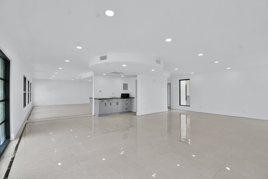 More Photos Of 2990 Griffin Rd, Fort Lauderdale Storefront Retail Office For Lease