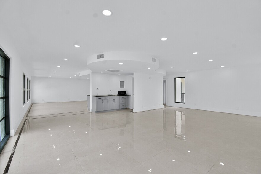 More Photos Of 2990 Griffin Rd, Fort Lauderdale Storefront Retail Office For Sale