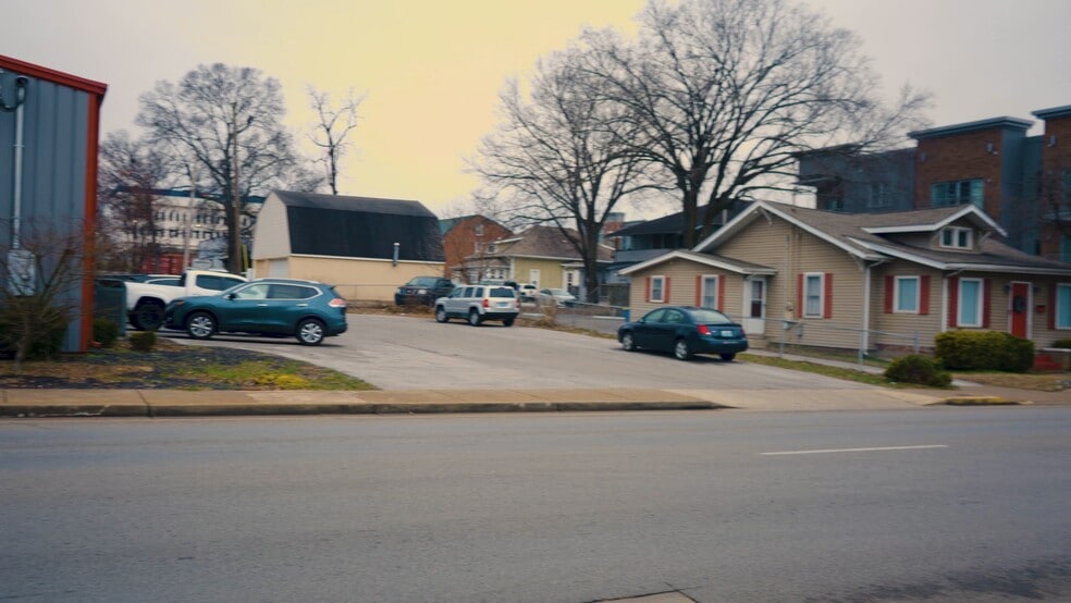 More Photos Of 701 Chestnut St, Bowling Green Office For Lease