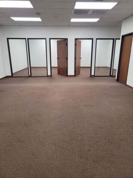 More Photos Of 2245 Royal Ln, Dallas Warehouse For Lease