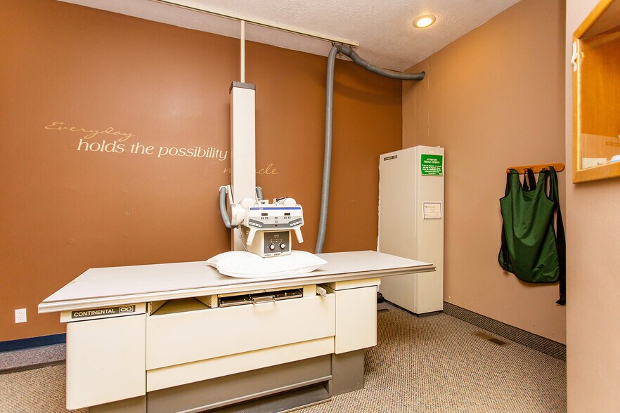 More Photos Of 1263 Bennett Ave, Burley Medical For Sale