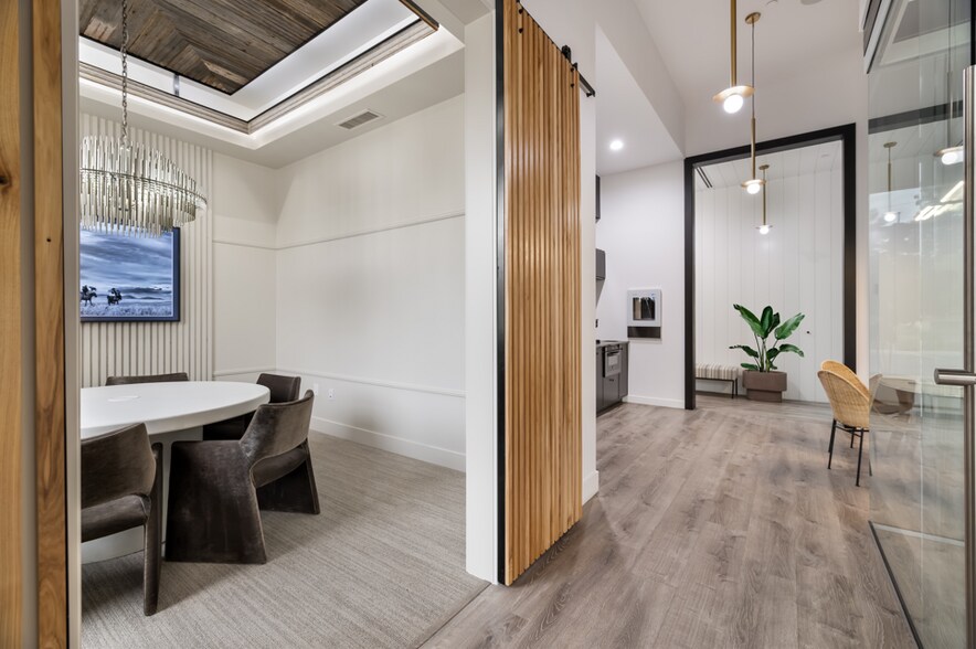 More Photos Of 725 W Elliot Rd, Gilbert Office For Sale