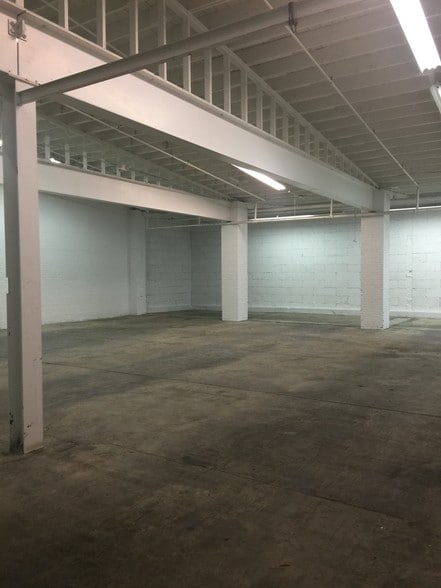 More Photos Of 482 Glenbrook Rd, Stamford Manufacturing For Lease