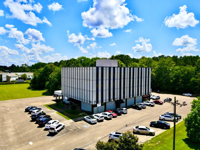 More Photos Of 1815 Hospital Dr, Jackson Medical For Sale