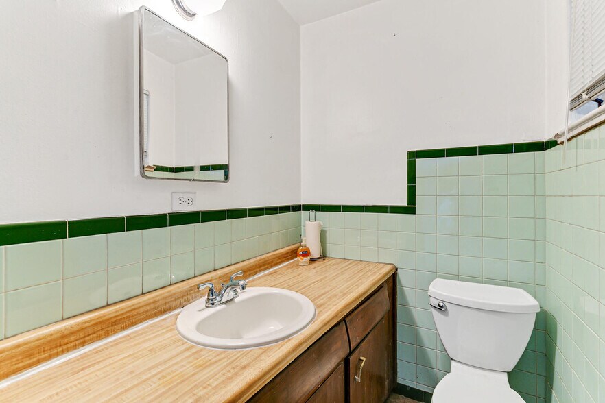 More Photos Of 3200 W 2nd Ave, Denver Office For Sale