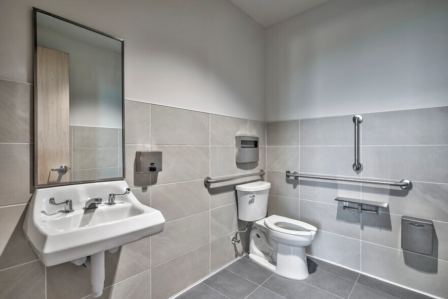 More Photos Of 9512 E Elliot Rd, Mesa Warehouse For Lease