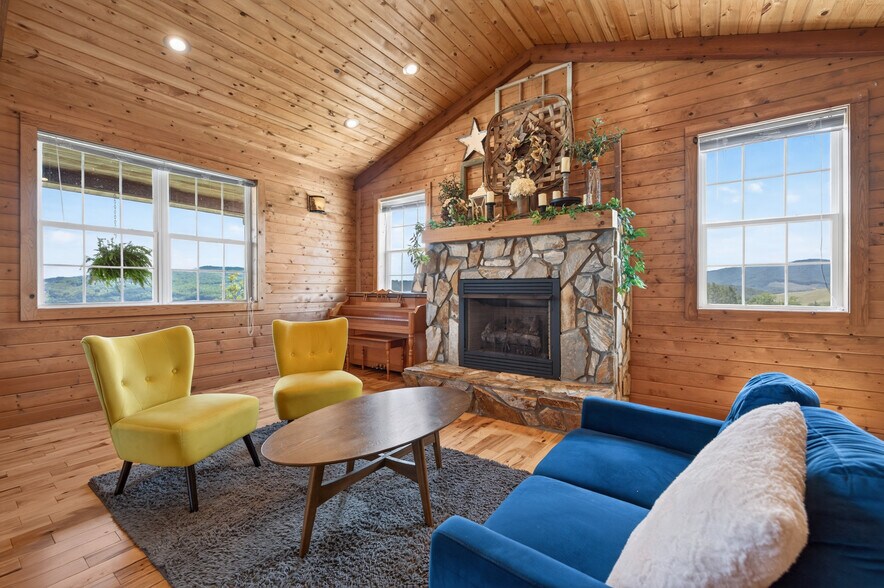 More Photos Of 639 Wagon Wheel Rd, Elk Creek Lodge Meeting Hall For Sale