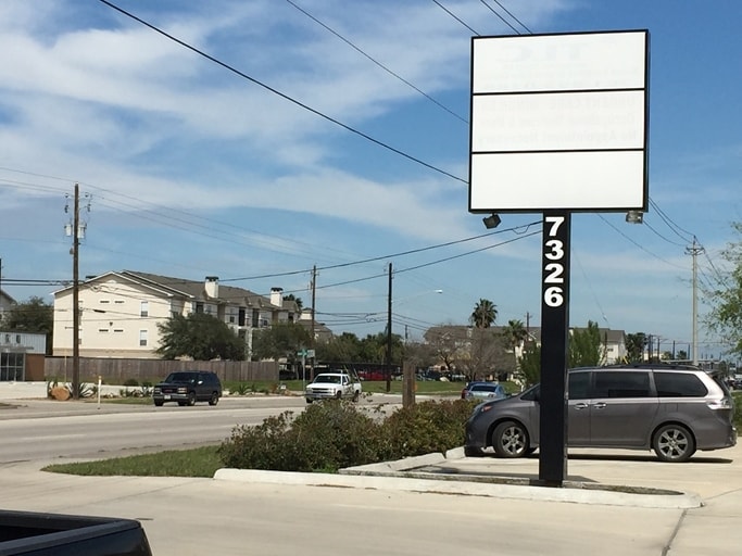 More Photos Of 7326 S Staples St, Corpus Christi Medical For Sale