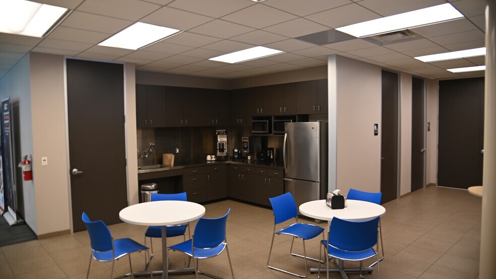 More Photos Of 1717 Brittmoore Rd, Houston Manufacturing For Lease