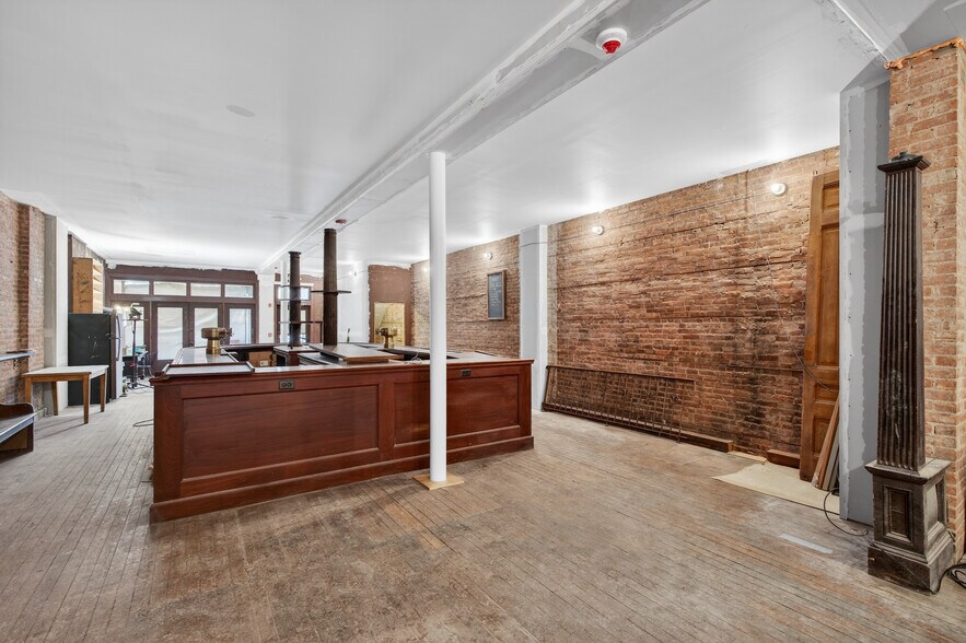 More Photos Of 316 Wall St, Kingston Storefront Retail Residential For Lease