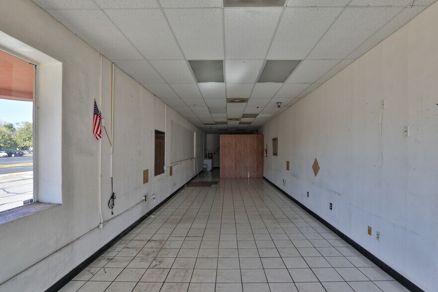 More Photos Of 2708-2720 Fredericksburg Rd, San Antonio Storefront For Sale