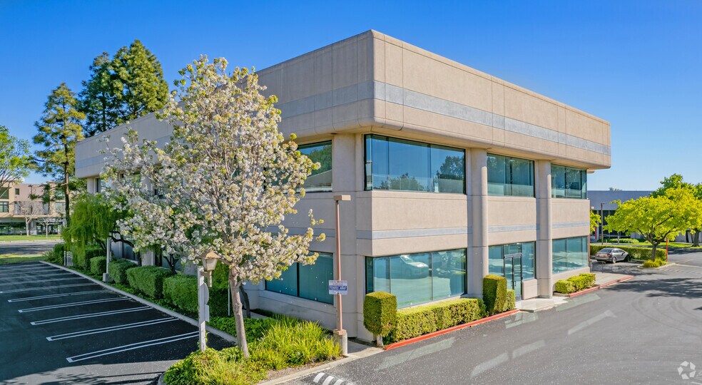 More Photos Of 19400 Stevens Creek Blvd, Cupertino Office For Sale