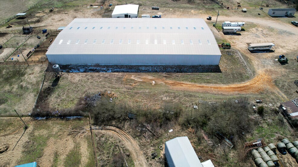 More Photos Of 99 Stacks Dr, Damascus Horse Stables For Sale