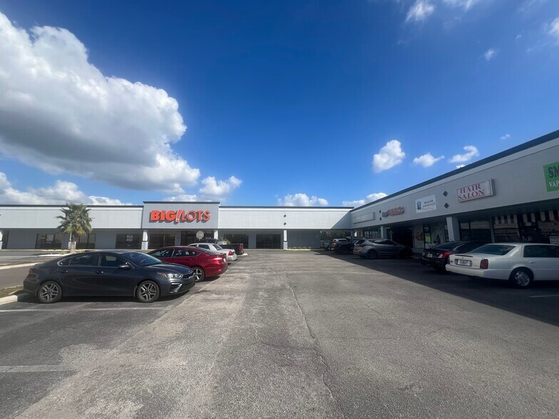 More Photos Of 11836-11932 US Highway 19, Port Richey Unknown For Lease