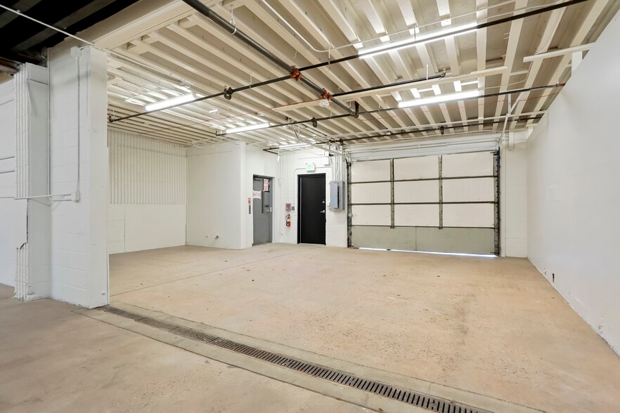 More Photos Of 2061-2095 W Hampden Ave, Englewood Industrial For Lease