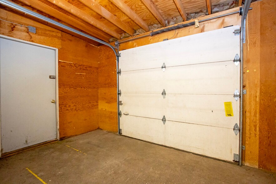 More Photos Of 160 S Columbus St, Wooster Warehouse For Lease