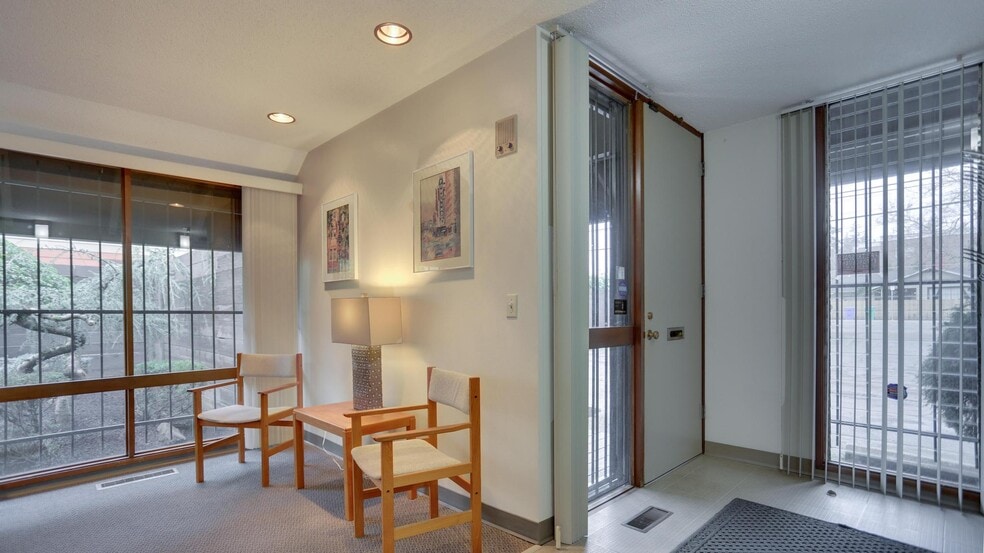 More Photos Of 15012 SE Stark St, Portland Office For Lease