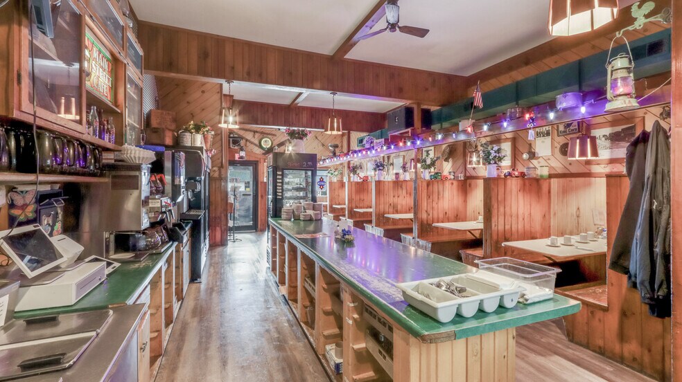 More Photos Of 1418 Main St, Bloomer Restaurant For Sale