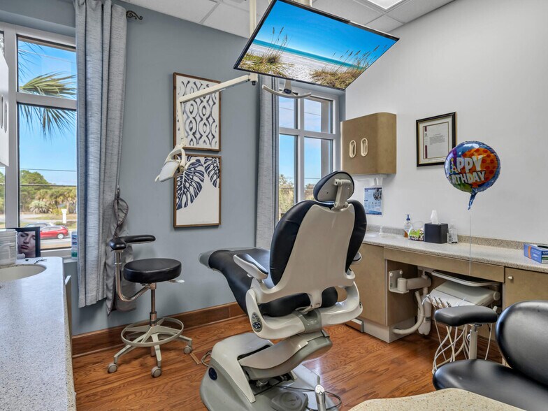 More Photos Of 4635 Gulfstarr Dr, Destin Medical For Sale