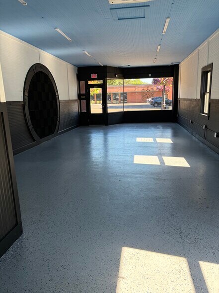 More Photos Of 155 Main St W, Monmouth Storefront For Lease