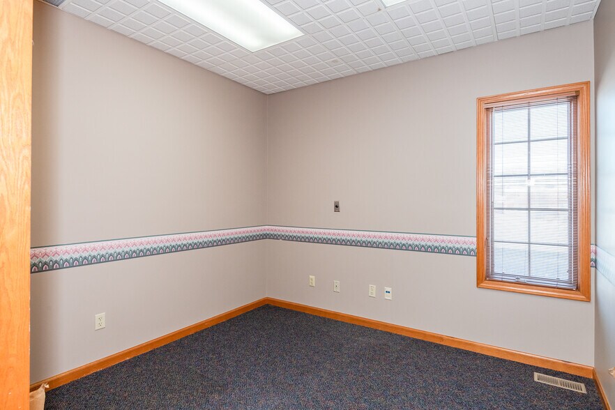 More Photos Of 1752 W High St, Piqua Medical For Sale